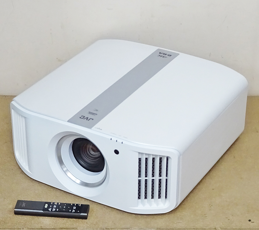 JVC【DLA-V5】D-ILAプロジェクター ブラケット付 中古品