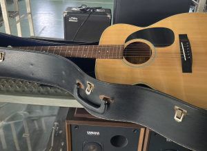 ヤマハ　ギター モーリススタンド付き