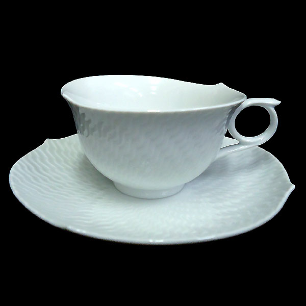 Meissen◆マイセン【波の戯れホワイト】ティーカップ&ソーサー スタンド付