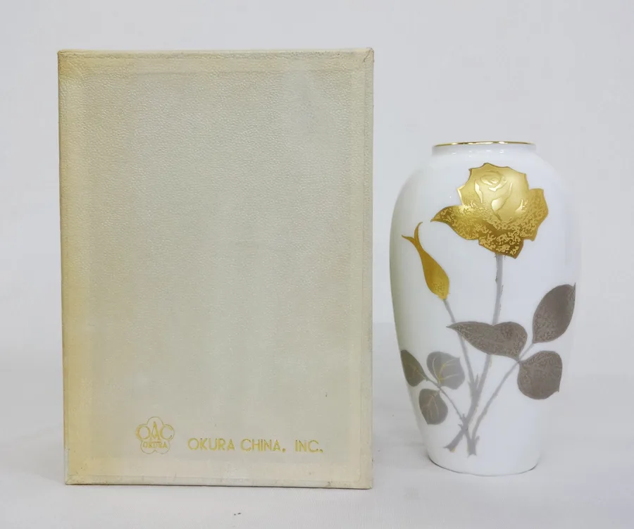 OKURA 大倉陶園 金彩 バラ 薔薇 花瓶 花器 花生 フラワーベース 高さ16cm 箱付